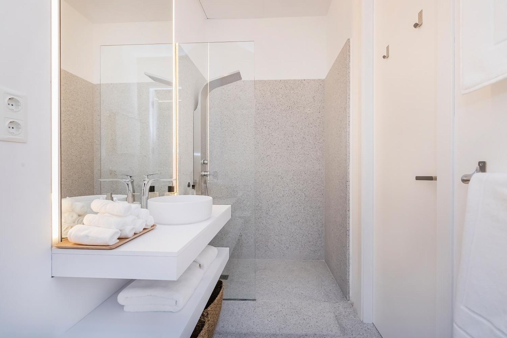 Bhost - Lumiere Suites Kordoba Bagian luar foto