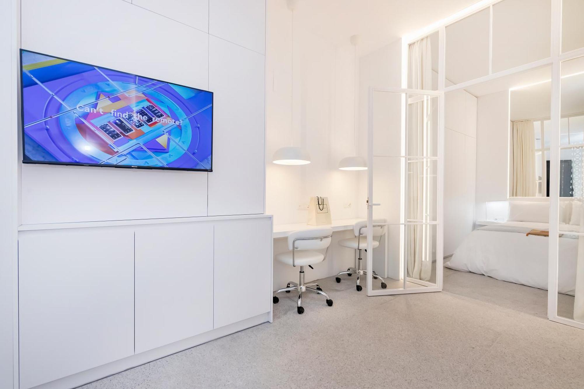 Bhost - Lumiere Suites Kordoba Bagian luar foto
