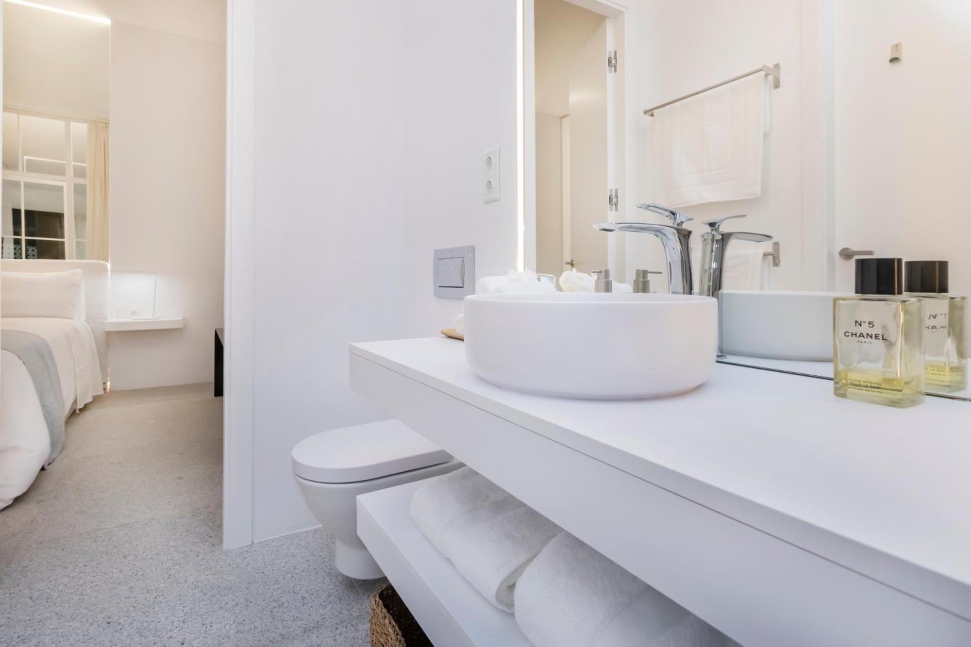 Bhost - Lumiere Suites Kordoba Bagian luar foto