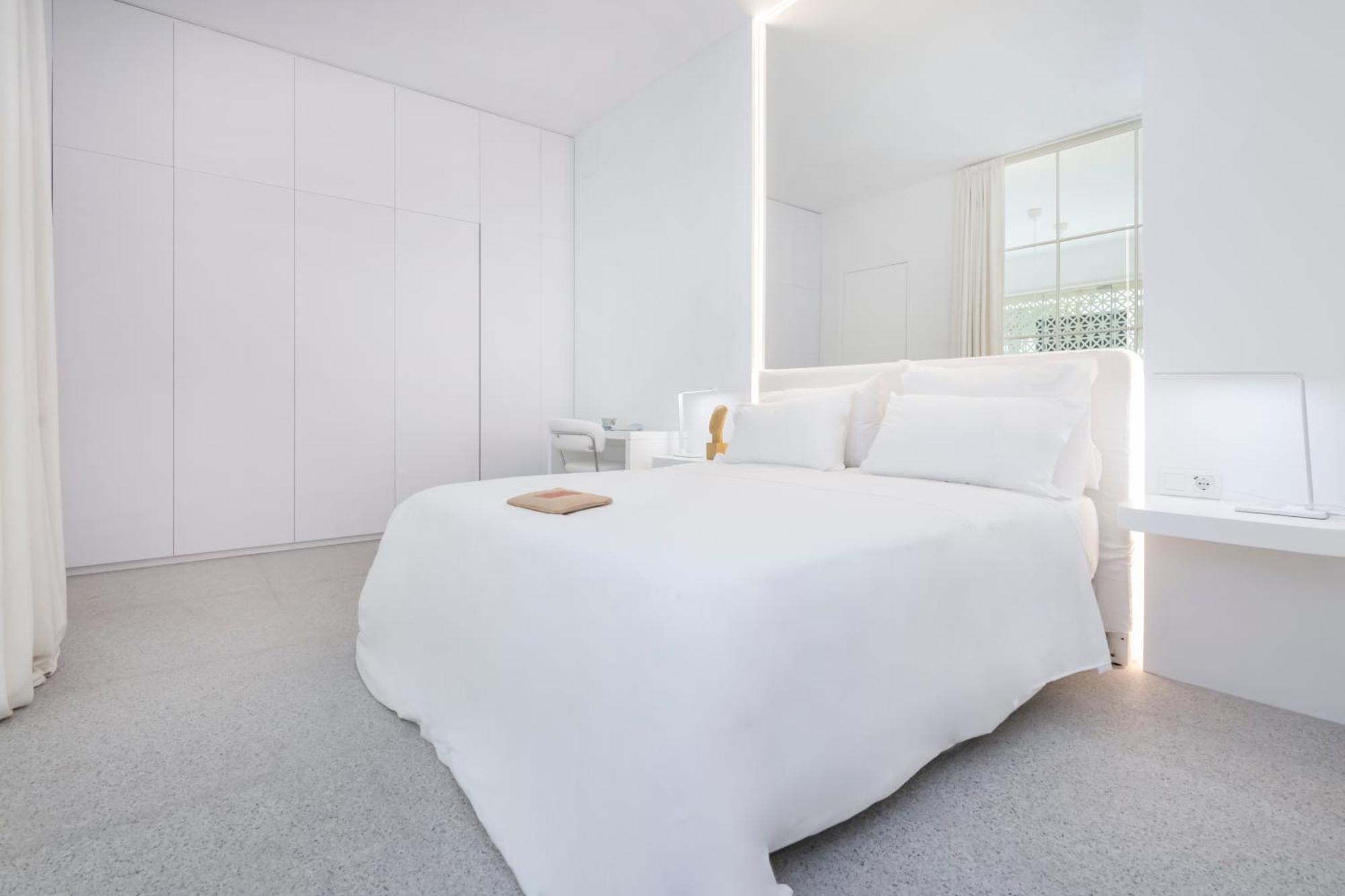 Bhost - Lumiere Suites Kordoba Bagian luar foto
